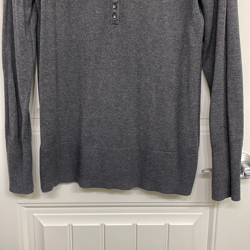 Eddie Bauer gray sweater - Picture 5 of 9